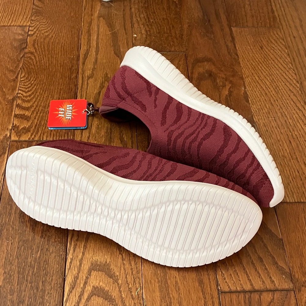 Skechers Burgundy Patterned Slip-Ons - Picture 4 of 5